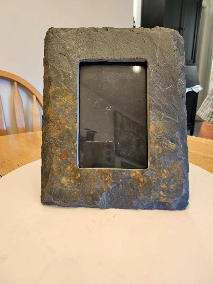 🏈  Natural Slate Stone Picture Frame