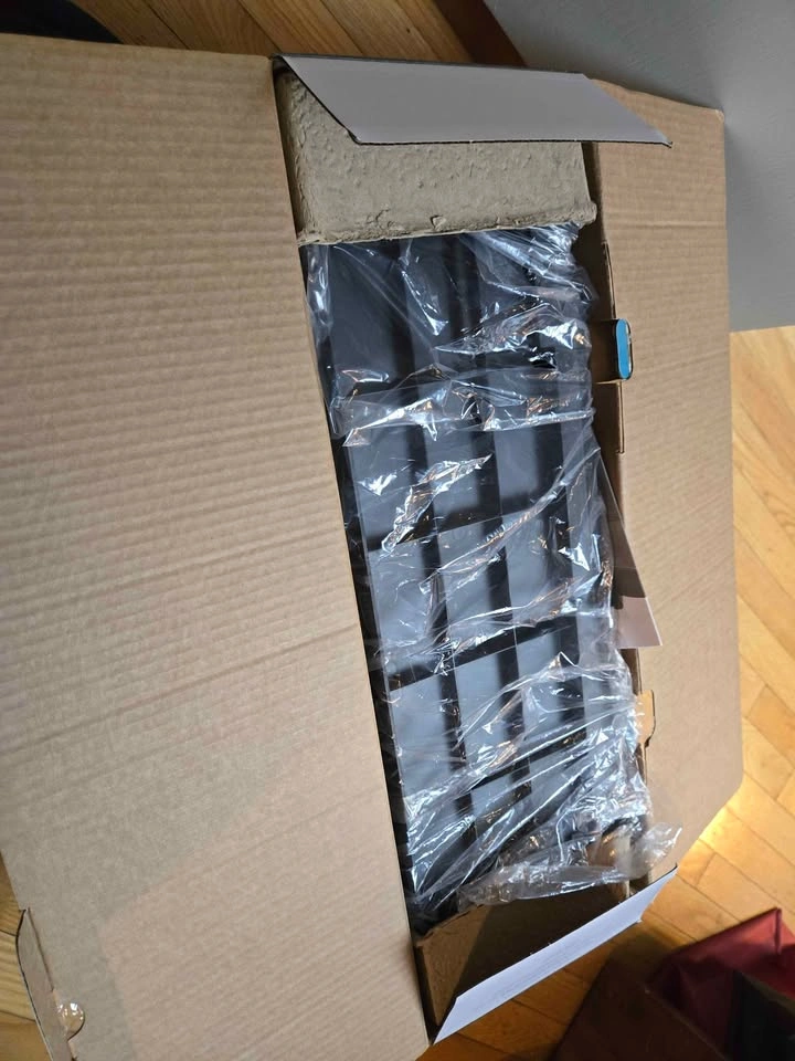 Lasko Low-Profile Ceramic Heater w/ Remote & Box – Like New! - photo 3