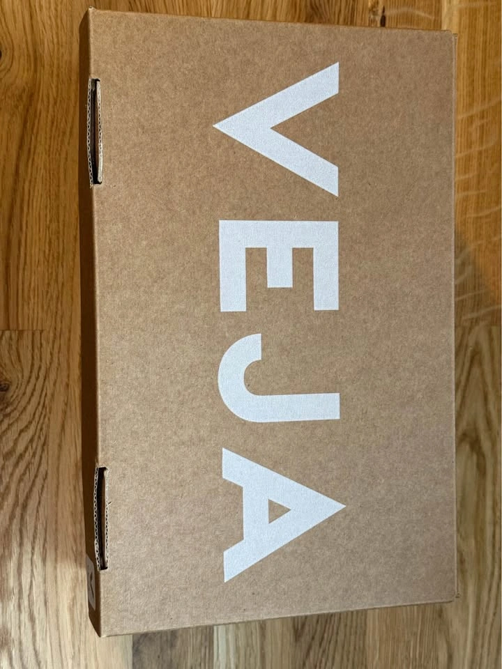 VEJA Campo Leather Sneakers – Brand New | US 7 - photo 4