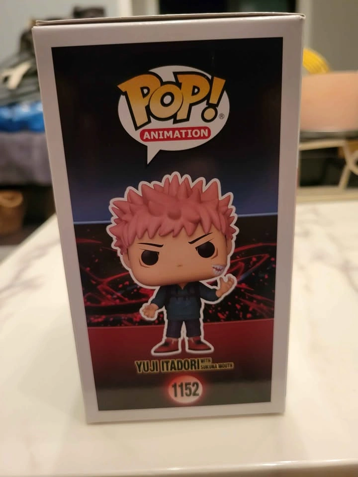 Yuji itadori funko pop HOT TOPIC EXCLUSIVE brand new - photo 2