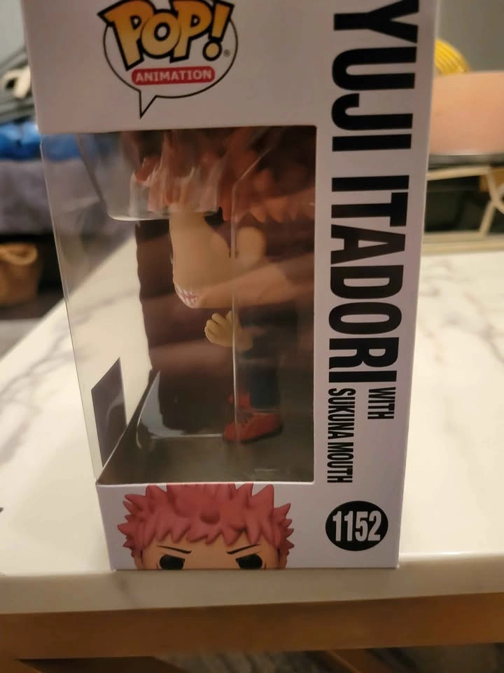 Yuji itadori funko pop HOT TOPIC EXCLUSIVE brand new - photo 4