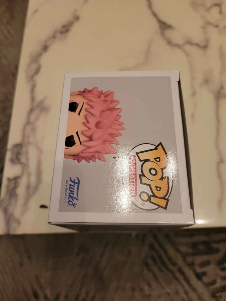 Yuji itadori funko pop HOT TOPIC EXCLUSIVE brand new - photo 5