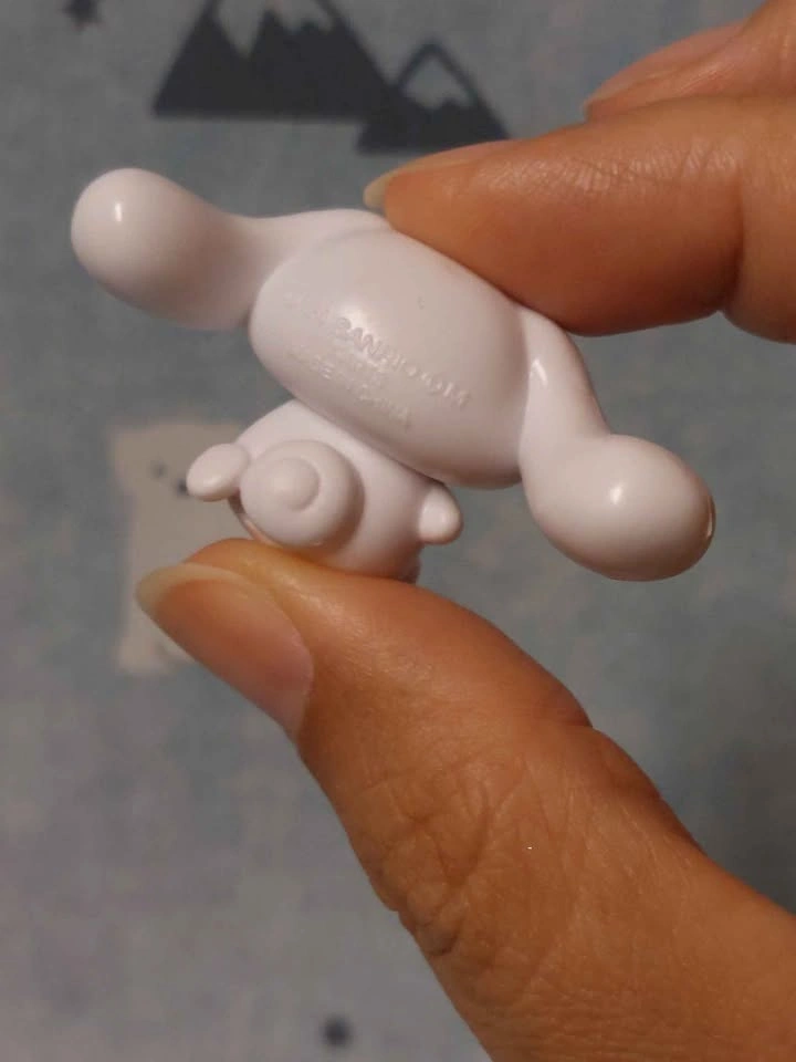 Sanrio Gashapon - Cinnamoroll Mini Figurine 🏈 - photo 2