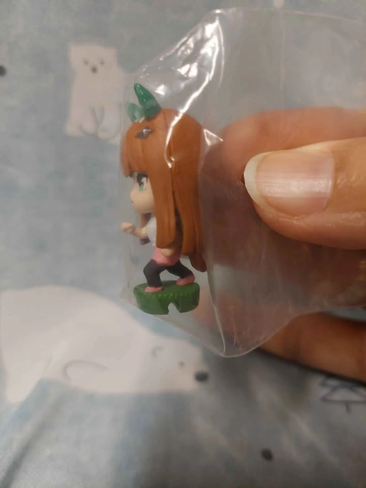 Uma Musume Pretty Derby Silence Suzuka Capsule Figure 🏈 - photo 2