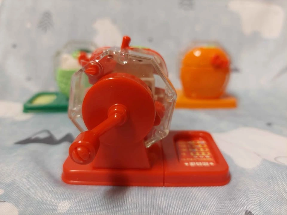 Authentic Vintage Hello Kitty - Mini Apple Garapon Lottery 🏈 - photo 3