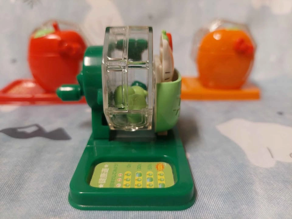 Authentic Vintage Hello Kitty - Mini Melon Garapon Machine - photo 2