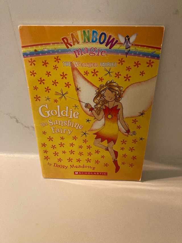 🏈 Rainbow Magic Goldie the Sunshine Fairy by Daisy Meadows