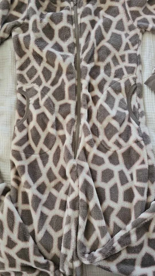 Cute Giraffe Hooded Onesie Pajamas Size XS - photo 4