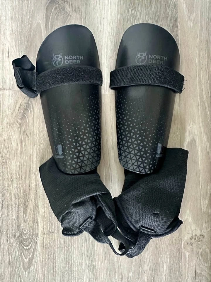 North Deer Soccer Shin Guards (L size)