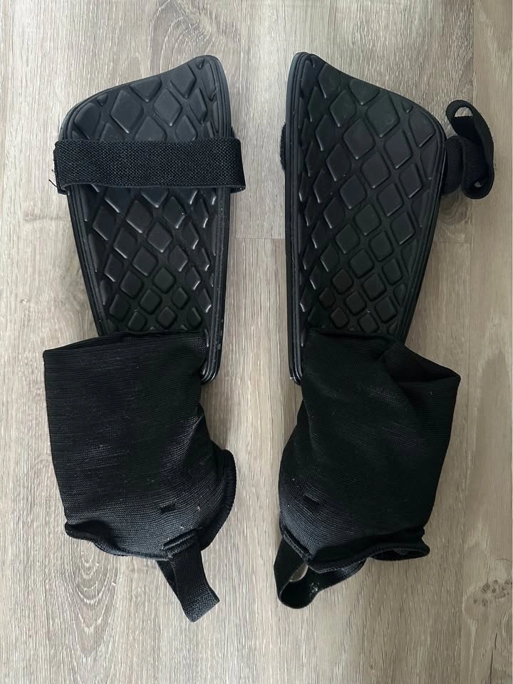 North Deer Soccer Shin Guards (L size) - photo 2