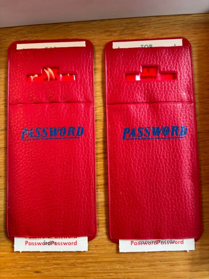 VTG MB Password 15th Edition Board Game - photo 4