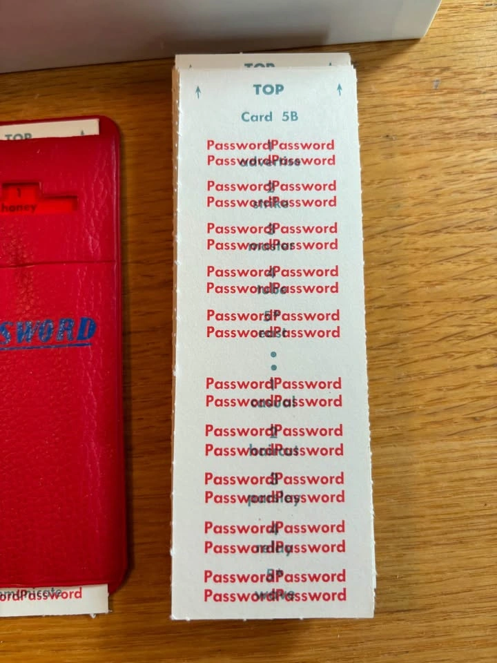 VTG MB Password 15th Edition Board Game - photo 5