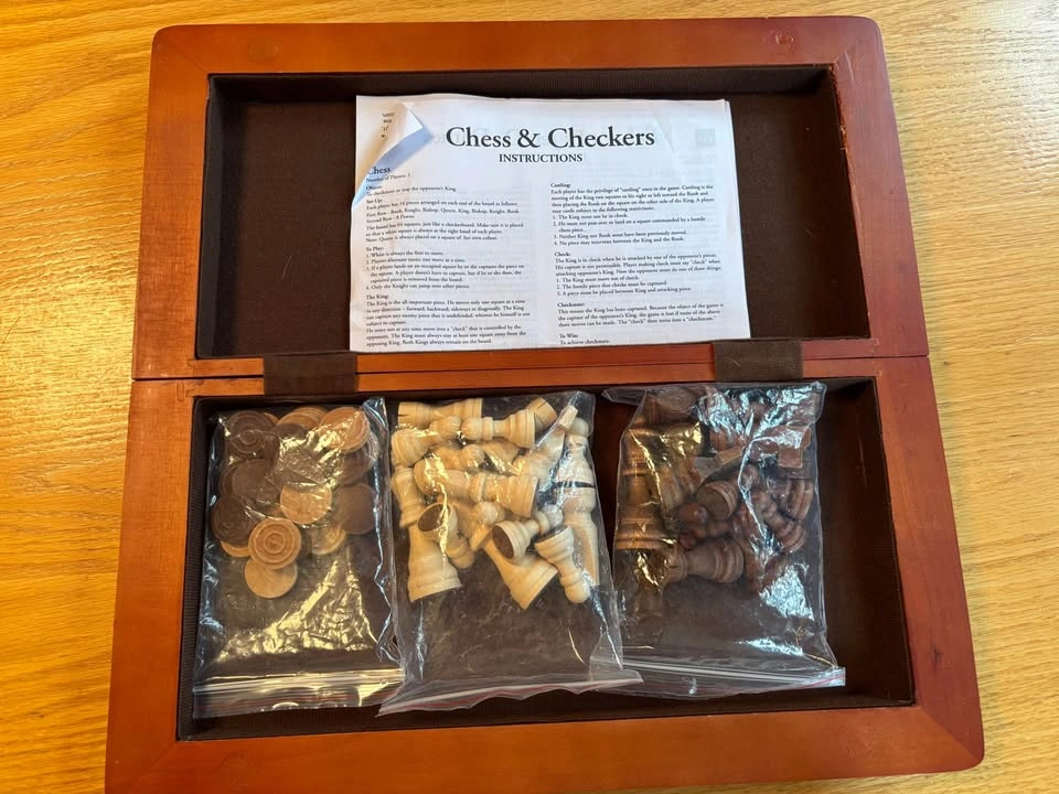 2-in-1 Wooden Chess & Checkers Set with Folding Storage Box - photo 2