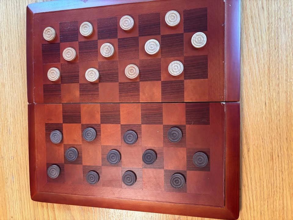2-in-1 Wooden Chess & Checkers Set with Folding Storage Box - photo 4