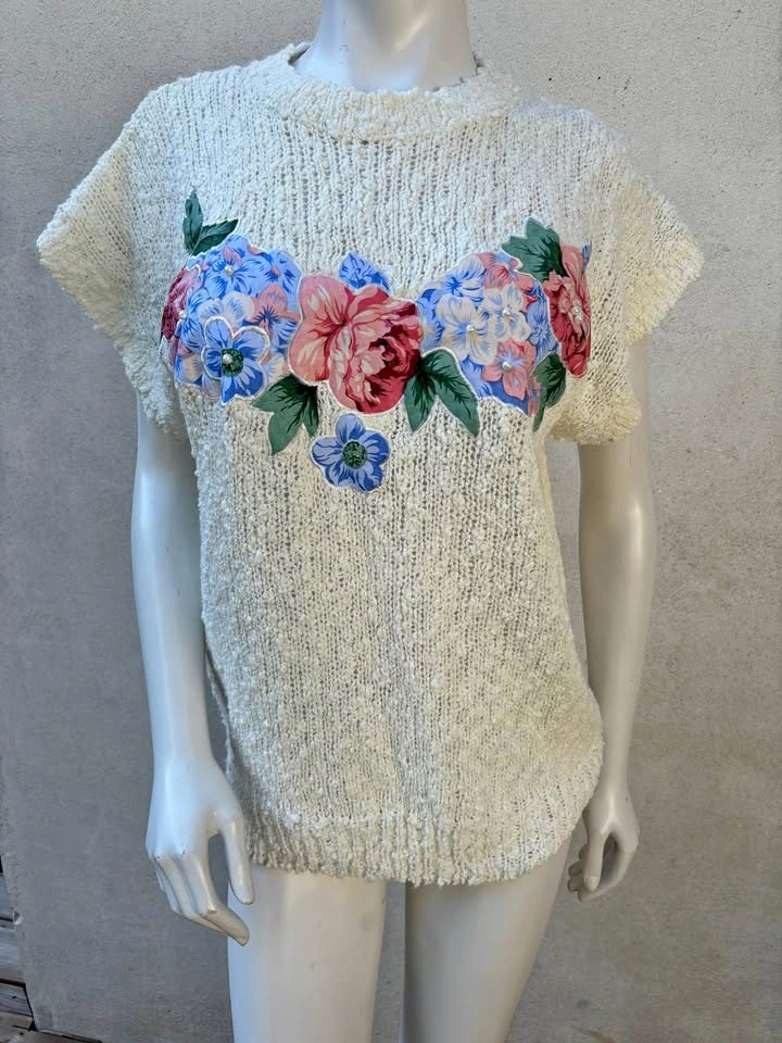 VTG Honors Floral Applique Beaded Knit Sweater Top