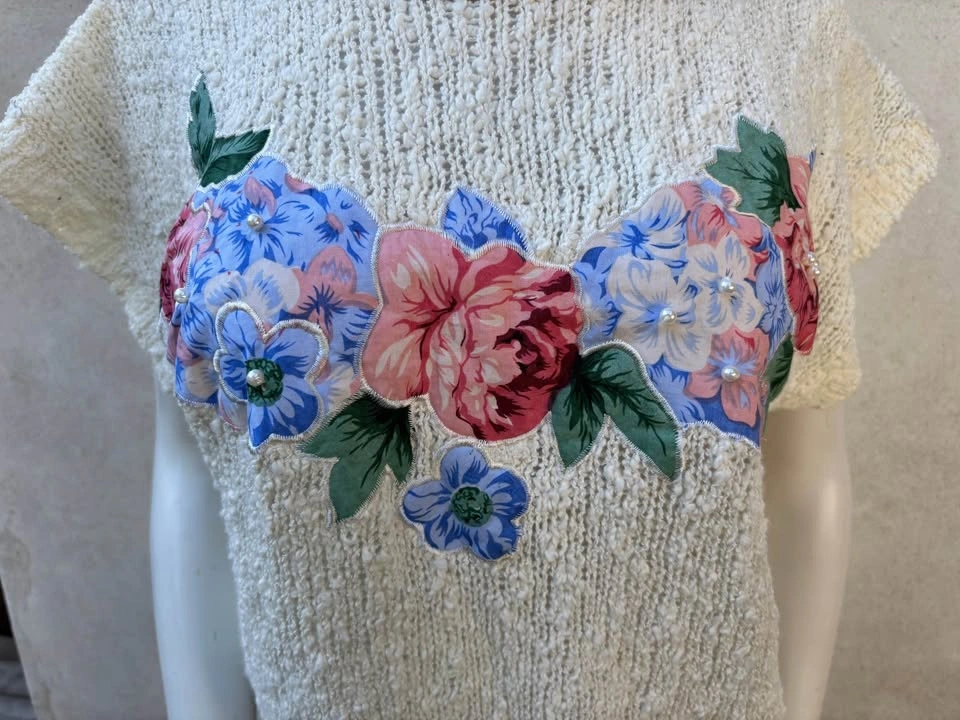 VTG Honors Floral Applique Beaded Knit Sweater Top - photo 2