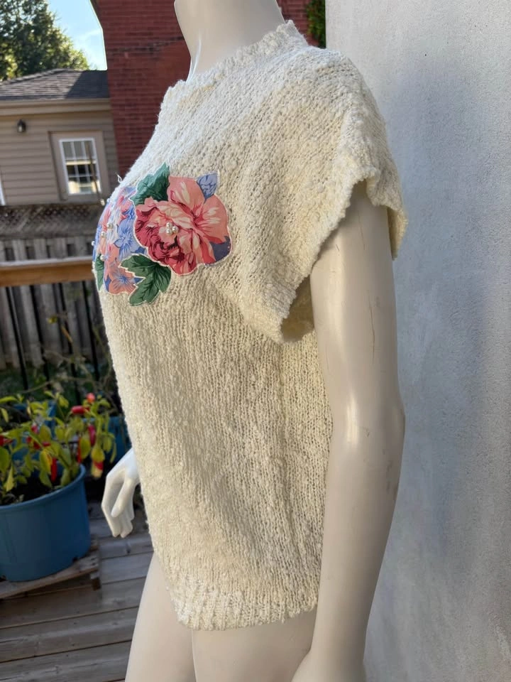 VTG Honors Floral Applique Beaded Knit Sweater Top - photo 3