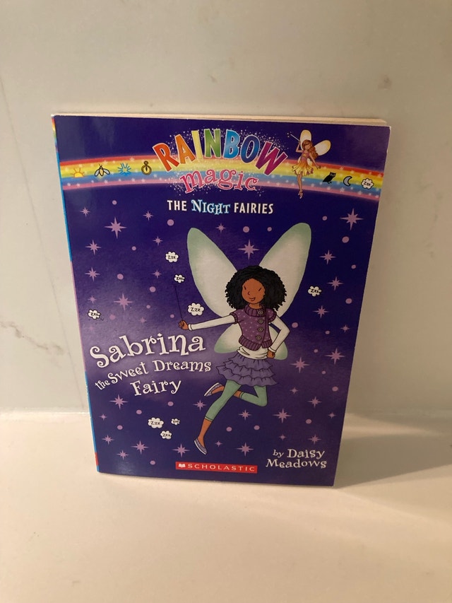 🏈 Rainbow Magic: Sabrina the Sweet Dreams Fairy by Daisy Meadows