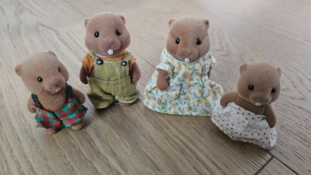 Sylvanian Families (Calico Critters) Vintage Beaver Family