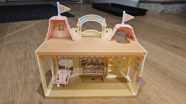 Calico Critters (Sylvanian) 5316 - Baby Castle Nursery - photo 2