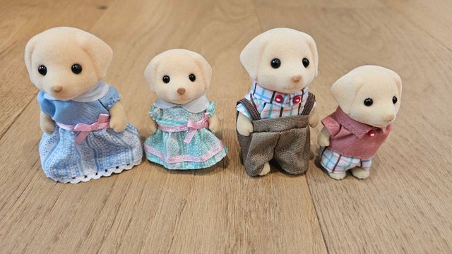 Calico Critters (Sylvanian Families) Yellow Labrador Dog Family