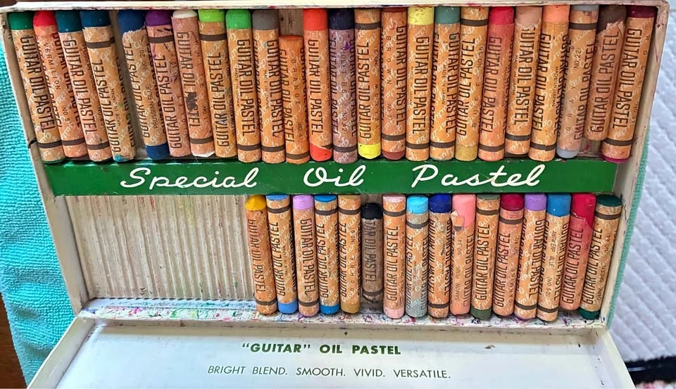 Vintage "Guitar" Oil Pastels - 40/48 Colour Set (Made in Japan)