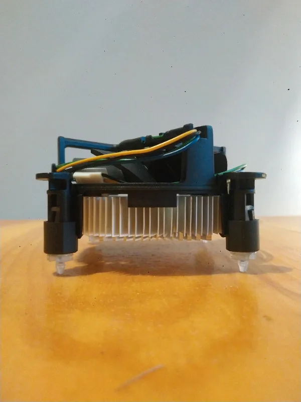 Intel LGA775 CPU Heatsink and 4-Pin Fan thumbnail