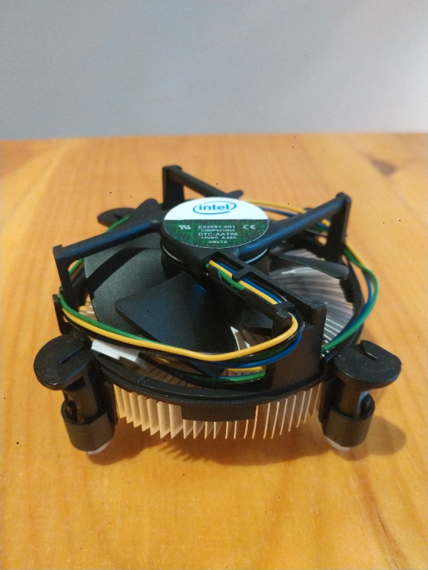 Intel LGA775 CPU Heatsink and 4-Pin Fan - photo 2