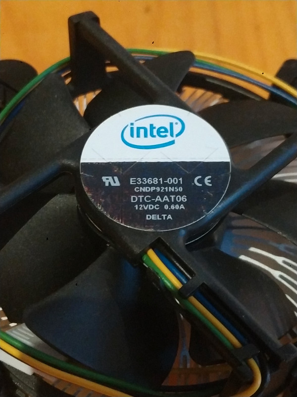 Intel LGA775 CPU Heatsink and 4-Pin Fan - photo 3
