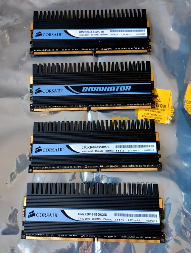 4x Corsair Dominator DDR2 RAM Modules thumbnail