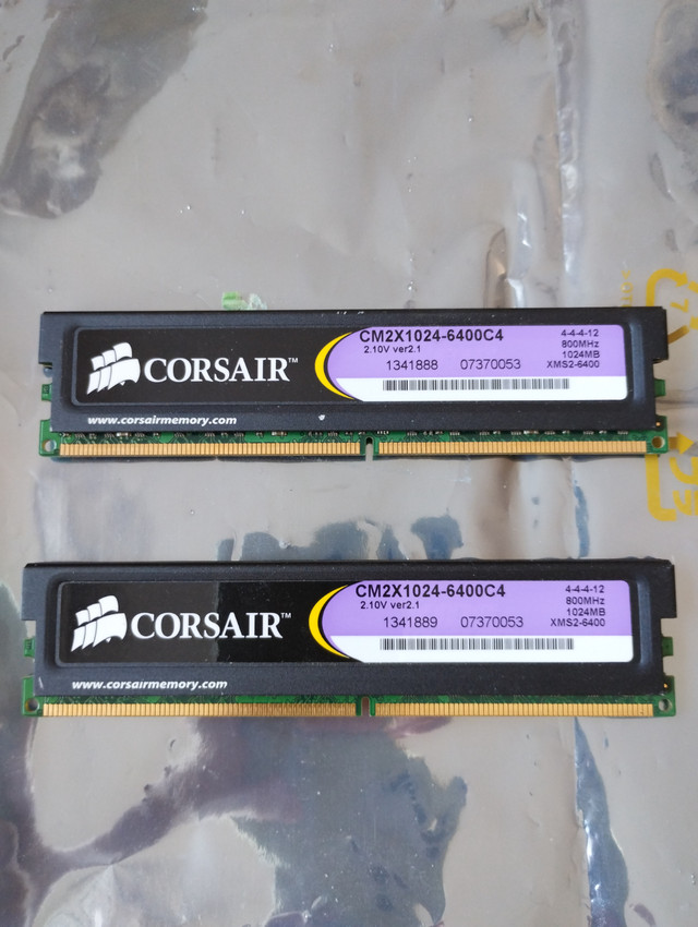 Pair of Corsair XMS2-6400 1GB DDR2 RAM Sticks