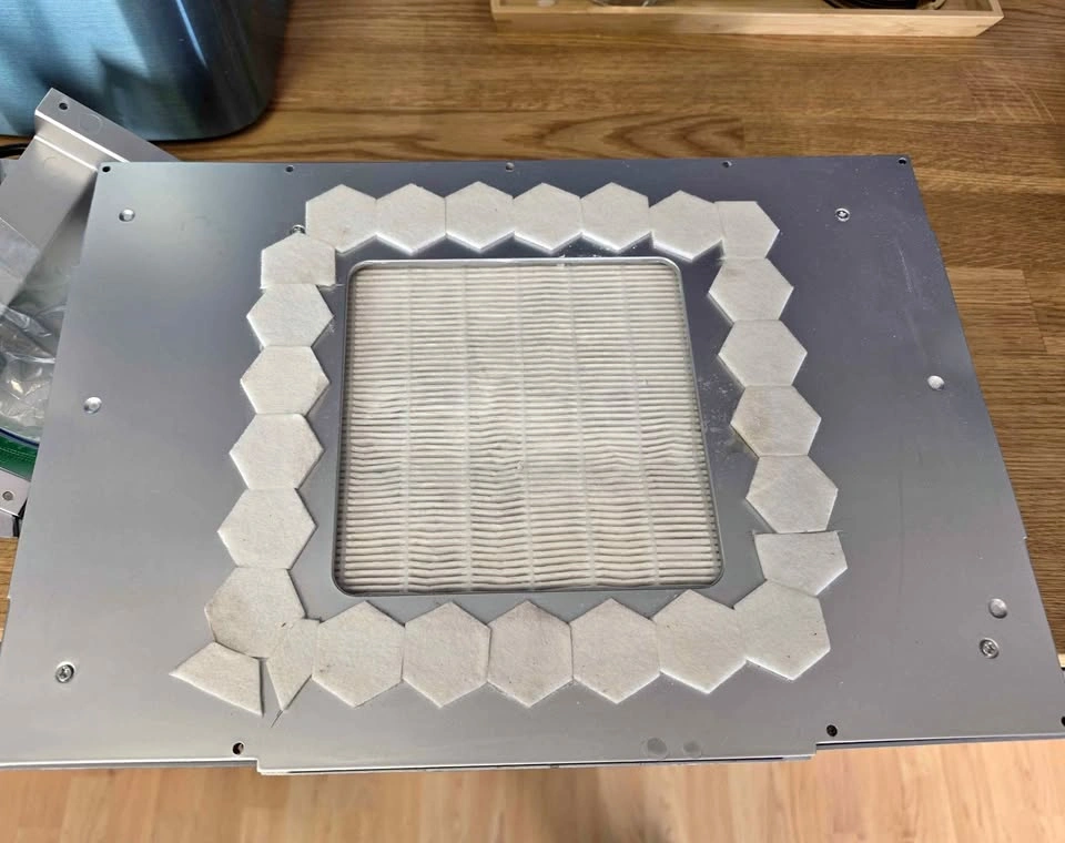 Built-In Nail Dust Collector
