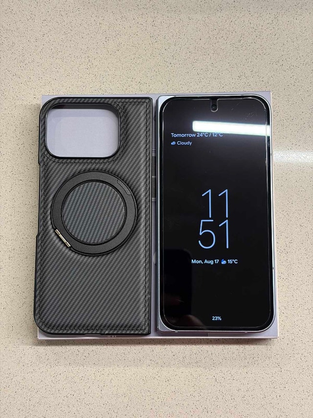 Google pixel 10 pro fold 256gb moonstone - photo 3
