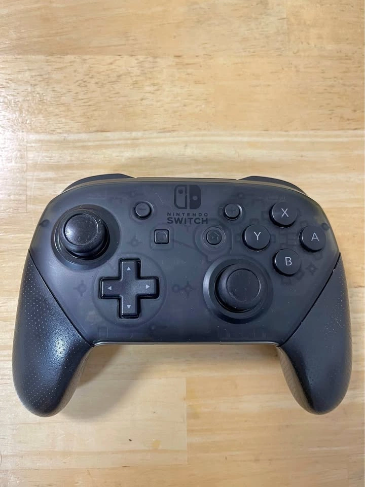 Nintendo Switch Official Pro Controller
