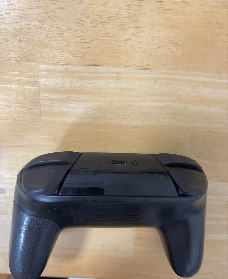 Nintendo Switch Official Pro Controller - photo 3