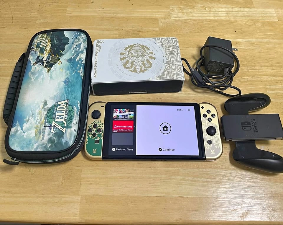 Nintendo Switch OLED Zelda Tears of The Kingdom Special Edition