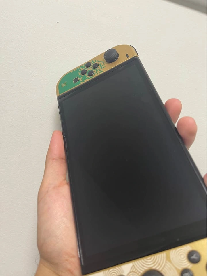 Nintendo Switch OLED Zelda Tears of The Kingdom Special Edition - photo 2