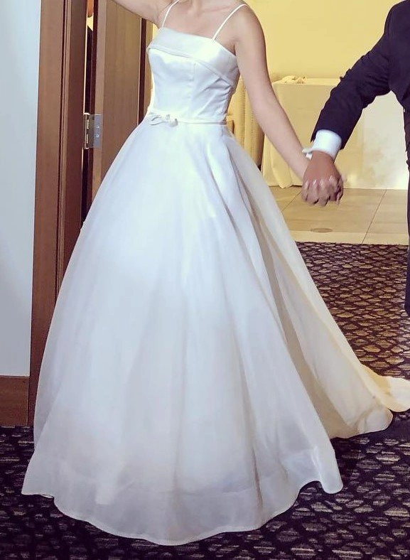 Wedding Dress - Pockets, Minimalist Style, Size XS/S (+ Veil) - photo 3