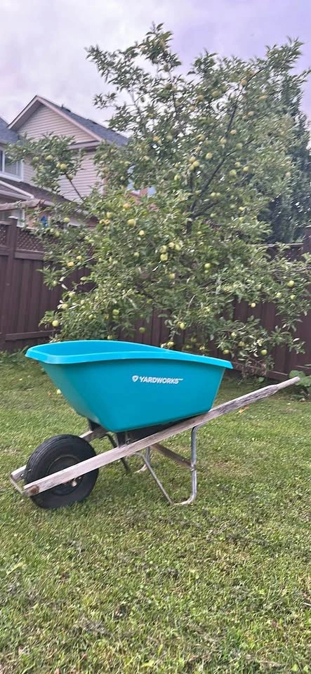 Yardworks Wheelbarrow