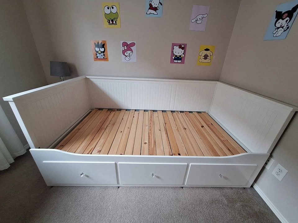 Ikea HEMNES bed and nightstand - photo 2
