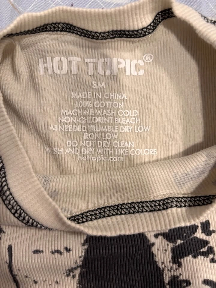 Hot Topic ribbed star Graphic Baby tee - Small - photo 2