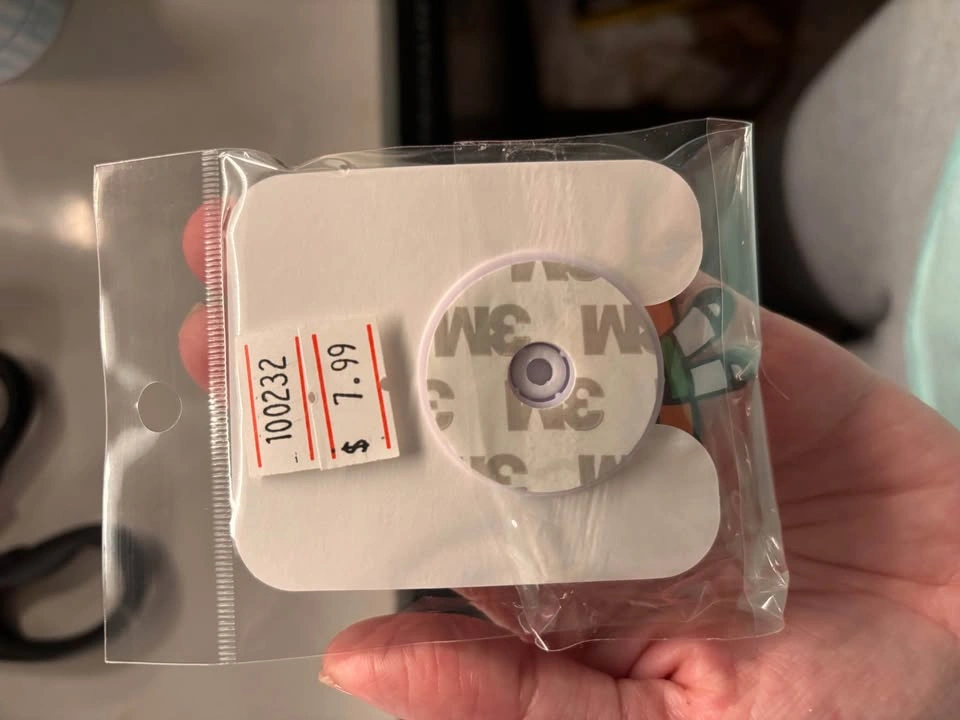 HaeRin and Bunny NewJeans Popsockets - photo 2