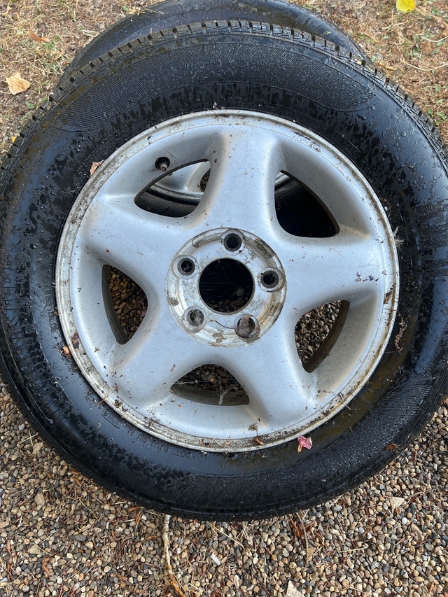 Used Tires with rims - photo 3