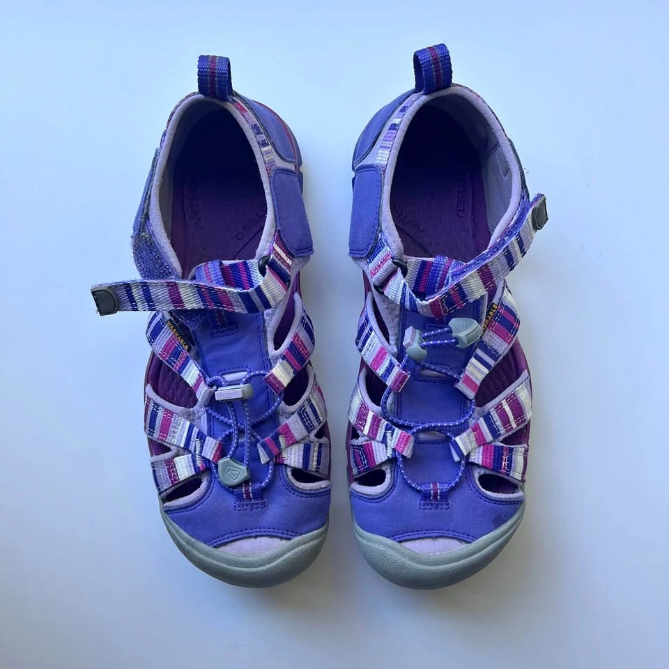 Keen girls sandals sz 5