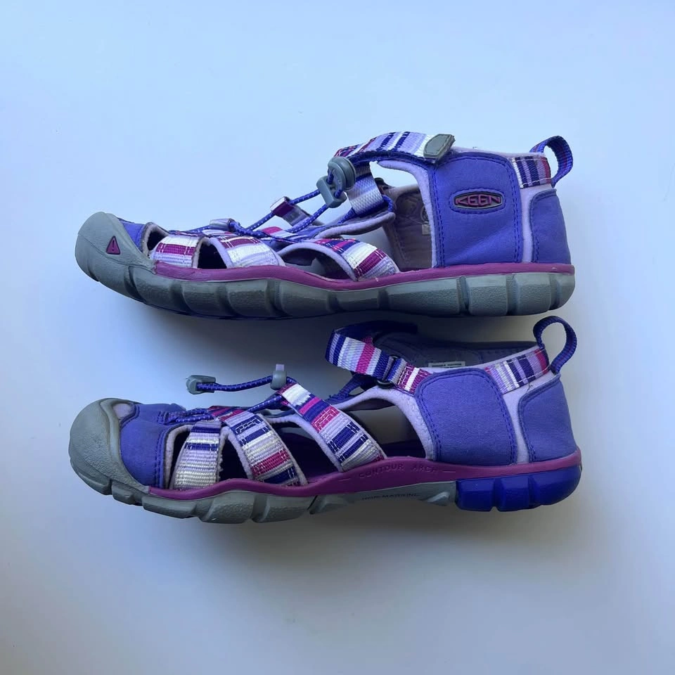 Keen girls sandals sz 5 - photo 3