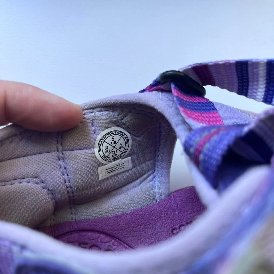 Keen girls sandals sz 5 - photo 4