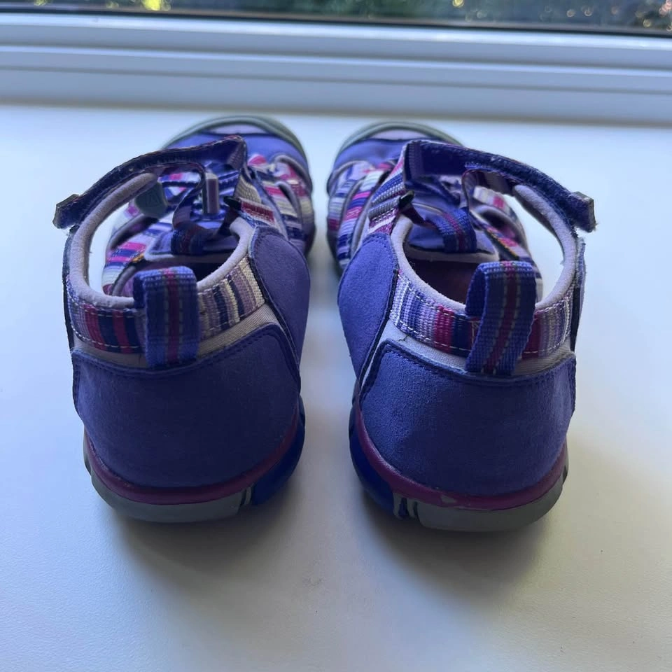 Keen girls sandals sz 5 - photo 5