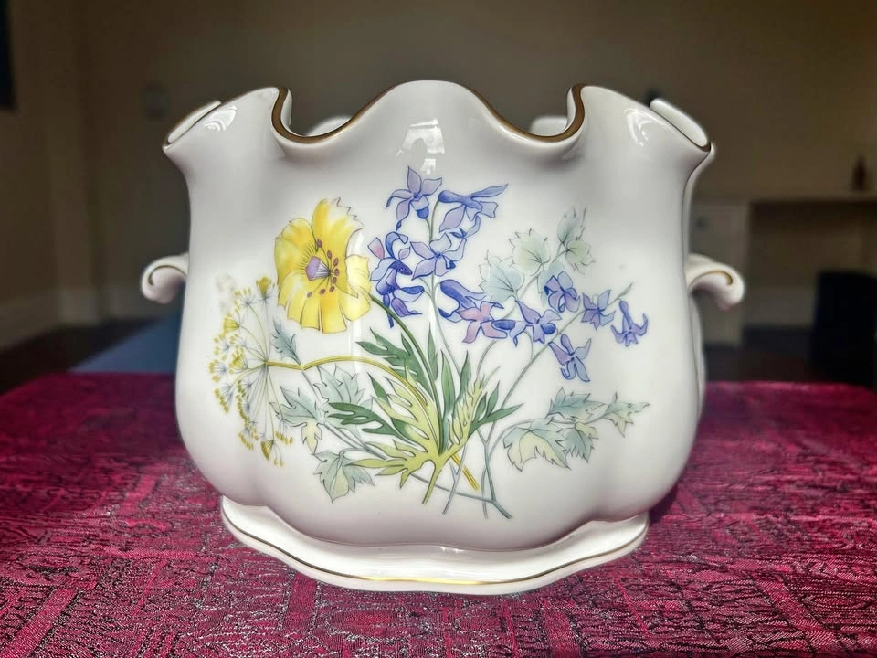 Italian Vintage Richard Ginori Hand-Painted Porcelain Cachepot