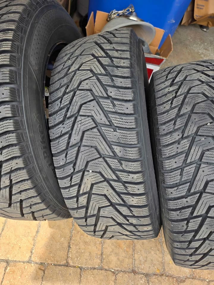 245/60R18 Winter Tires & Steel Rims – Set of 4 - photo 4