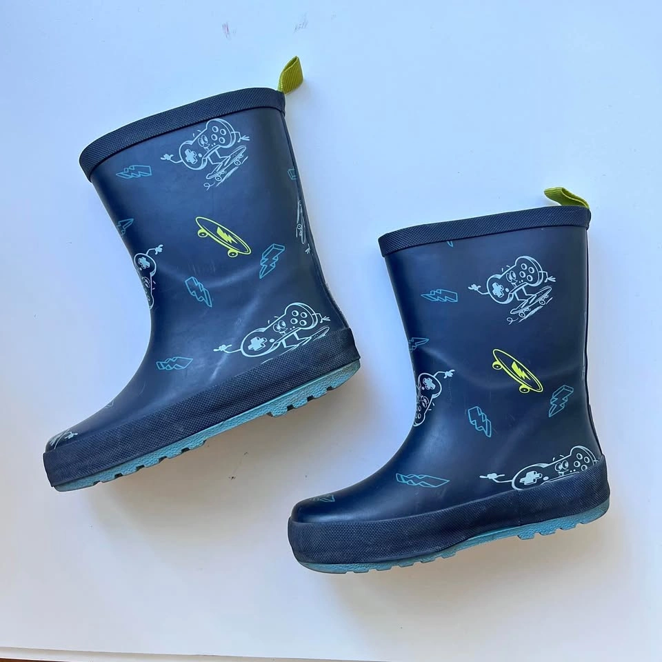 Tag sz 9 toddler boys rain boots